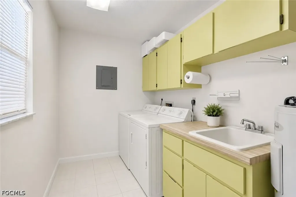 1705 Beach Parkway Cape Coral FL 33904