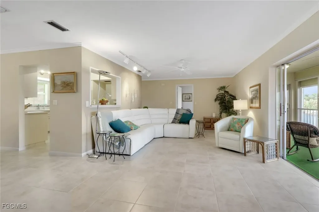 1705 Beach Parkway Cape Coral FL 33904