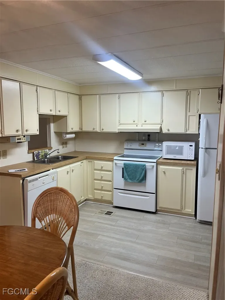 3144 Indian Village Lane North Fort Myers FL 33917