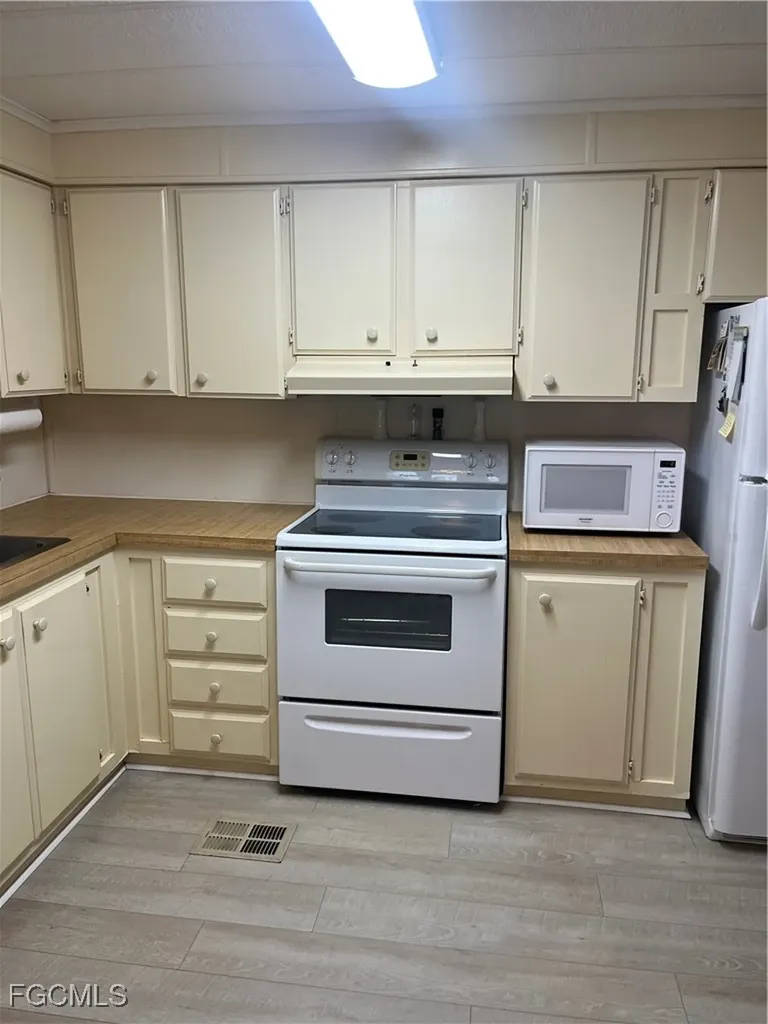 3144 Indian Village Lane North Fort Myers FL 33917