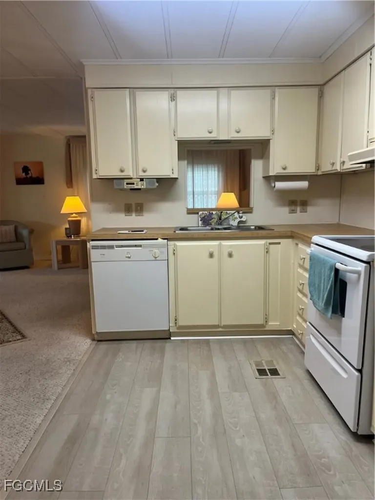 3144 Indian Village Lane North Fort Myers FL 33917