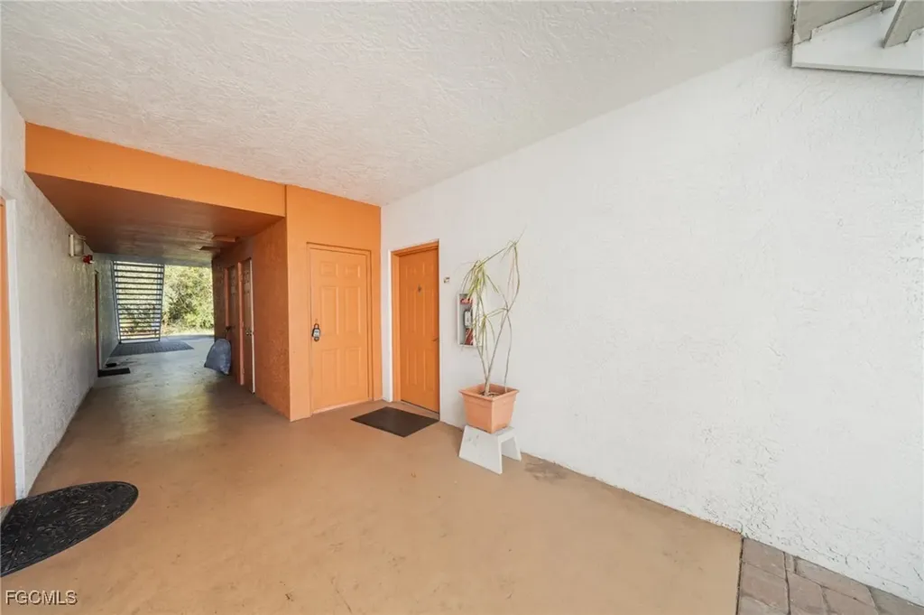 6361 Aragon Way Fort Myers FL 33966