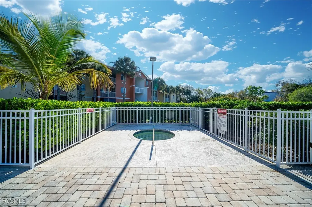 6361 Aragon Way Fort Myers FL 33966