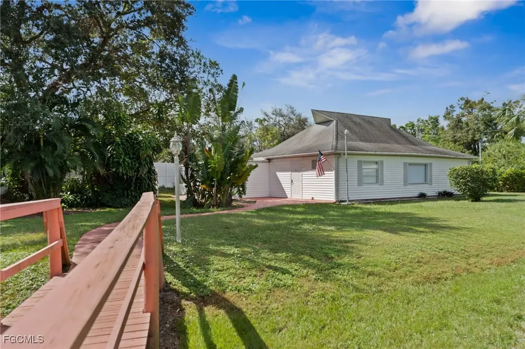 1535 Tropic Terrace North Fort Myers FL 33903