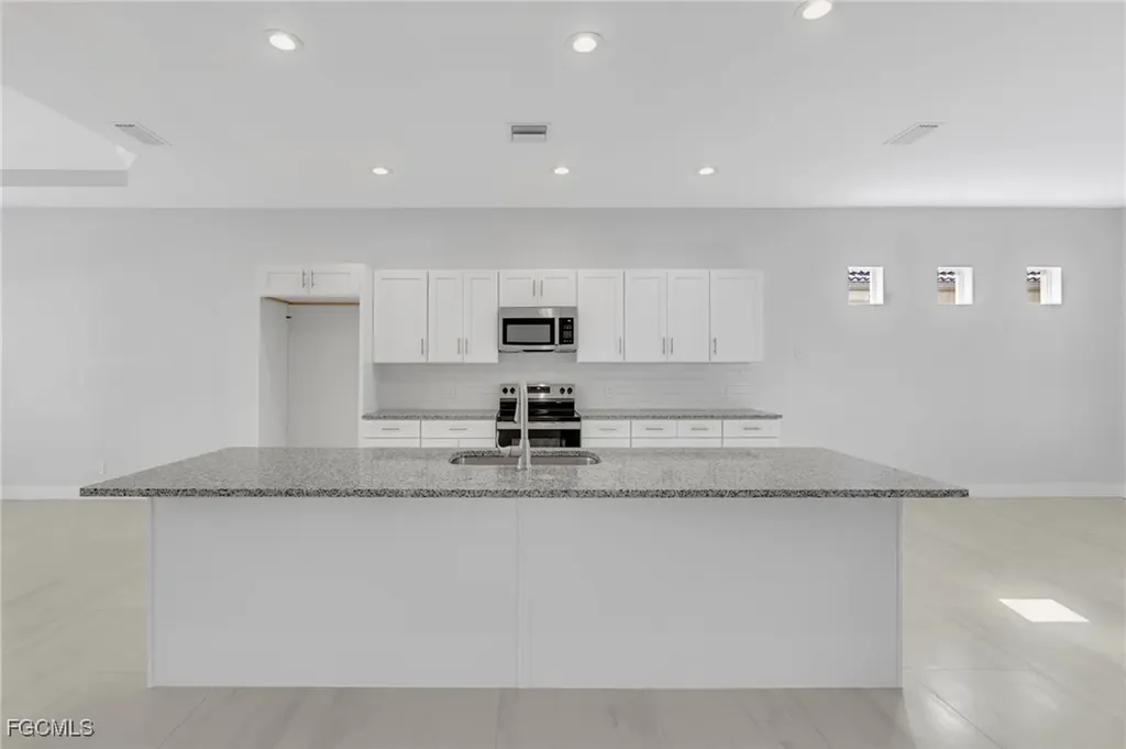 11099 Sea Tropic Lane Fort Myers FL 33908