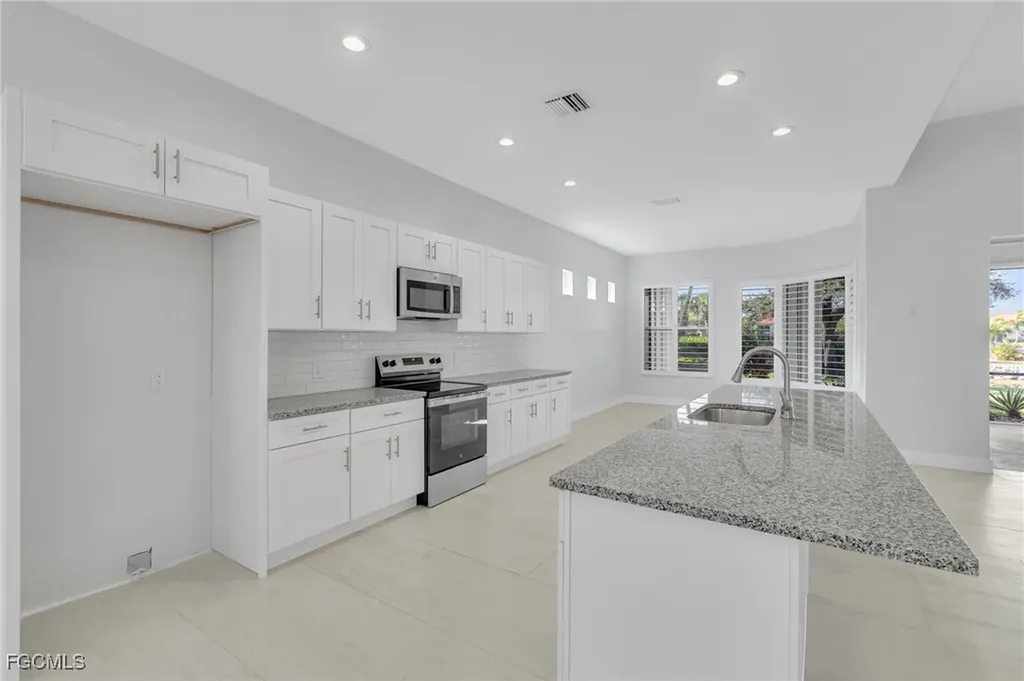 11099 Sea Tropic Lane Fort Myers FL 33908