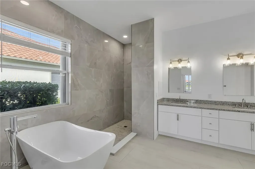 11099 Sea Tropic Lane Fort Myers FL 33908