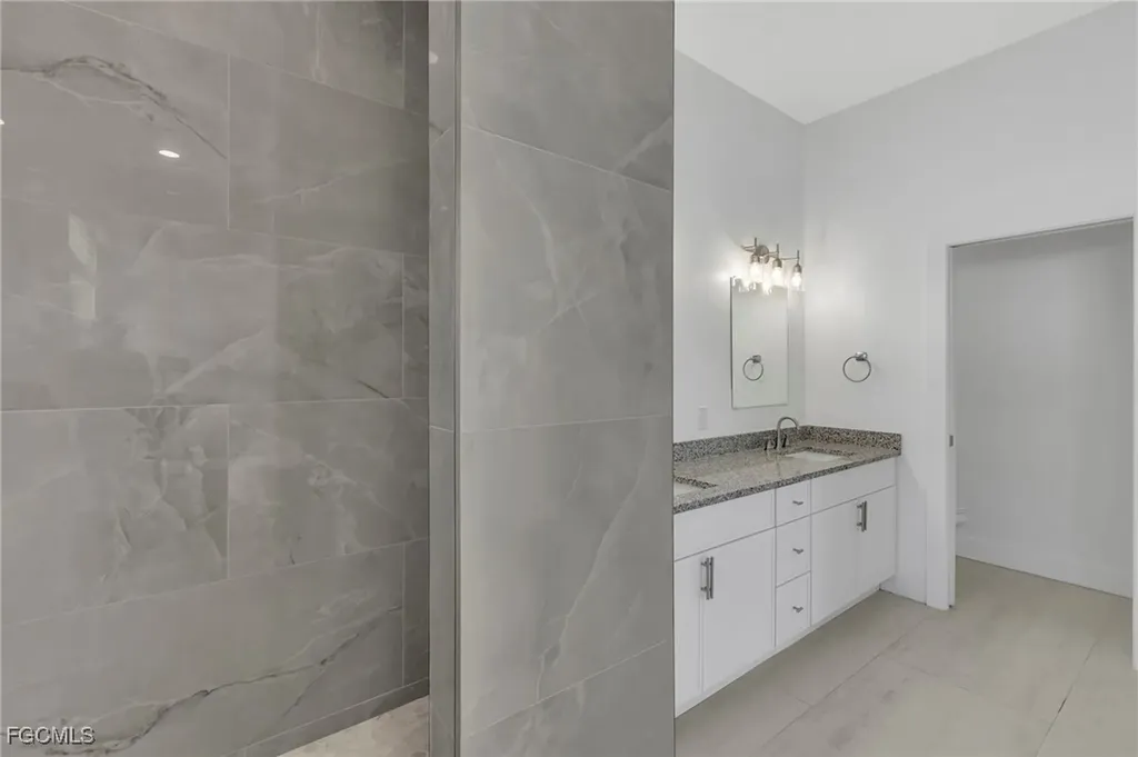 11099 Sea Tropic Lane Fort Myers FL 33908