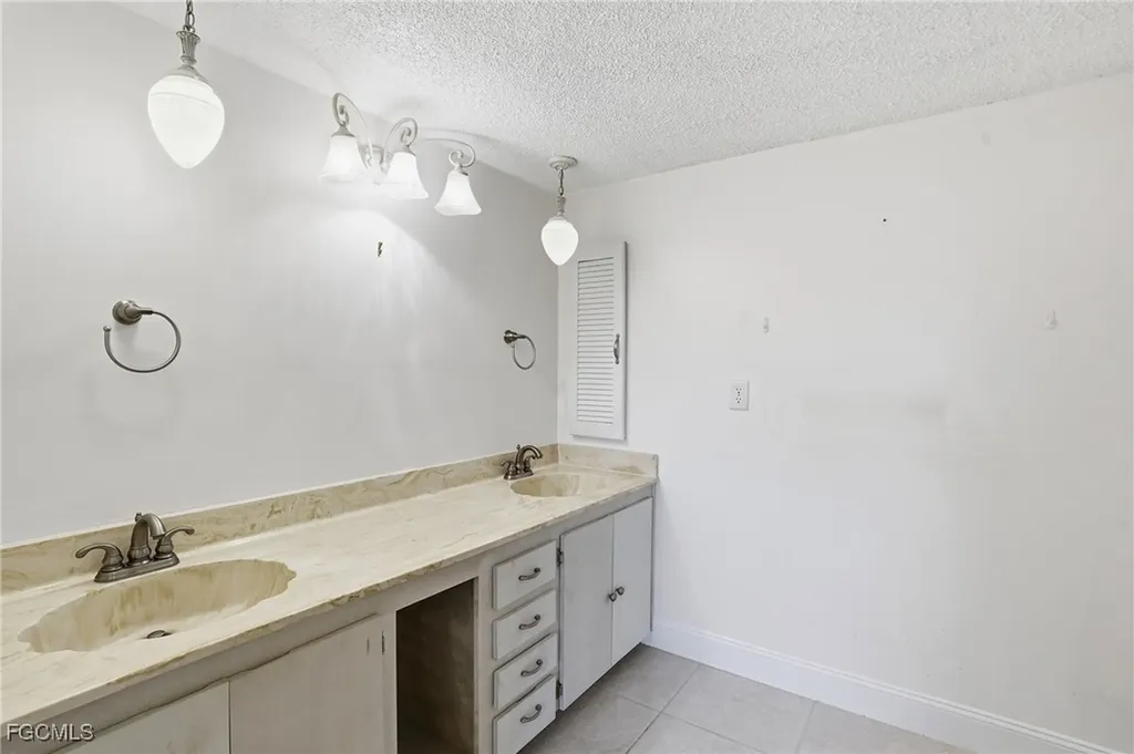 13551 Stratford Place Circle Fort Myers FL 33919