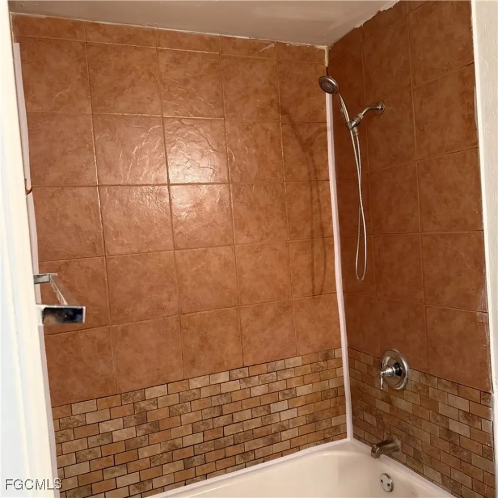 2172 Simon Court Fort Myers FL 33916