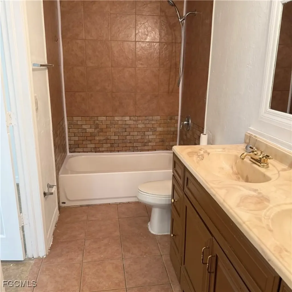 2172 Simon Court Fort Myers FL 33916