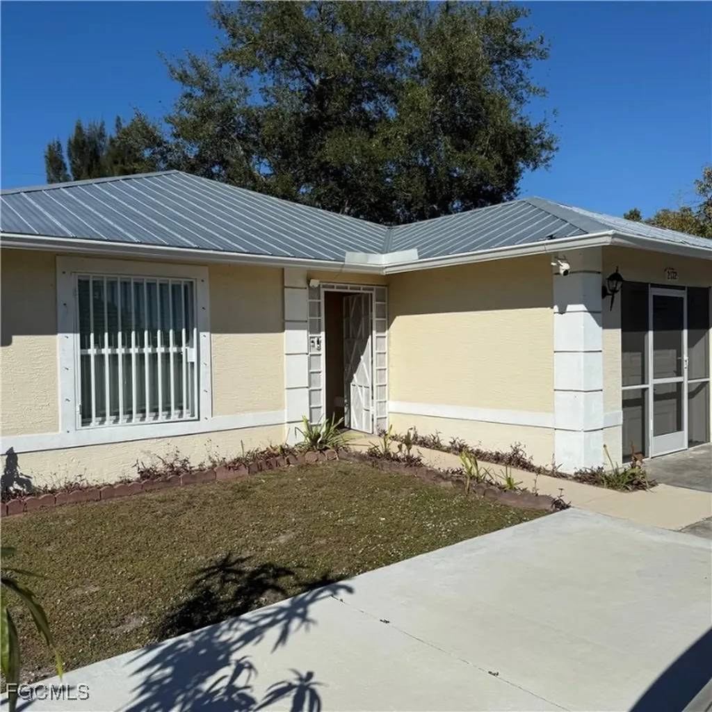 2172 Simon Court Fort Myers FL 33916