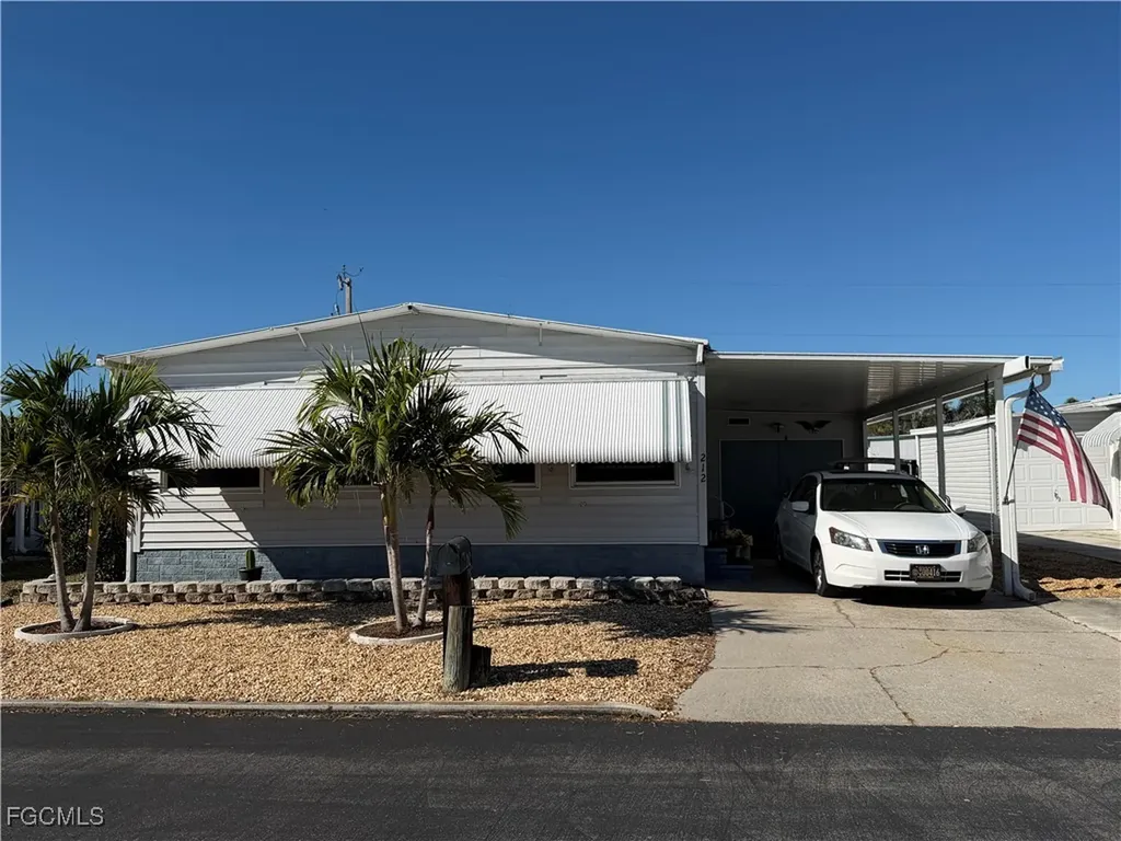 212 Cobblestone Lane North Fort Myers FL 33917