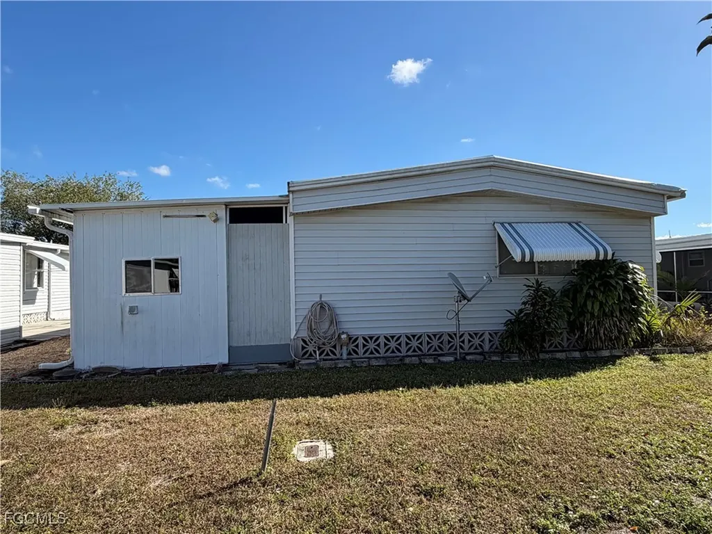 212 Cobblestone Lane North Fort Myers FL 33917