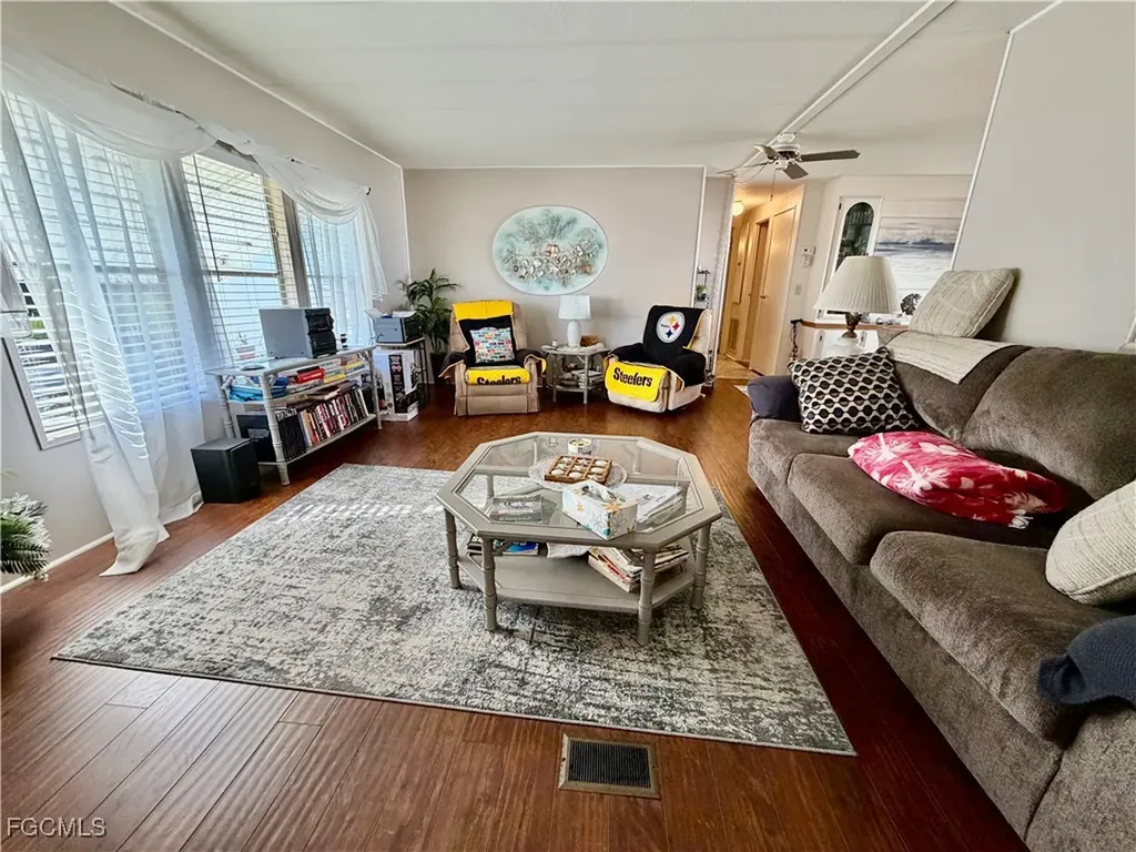 212 Cobblestone Lane North Fort Myers FL 33917