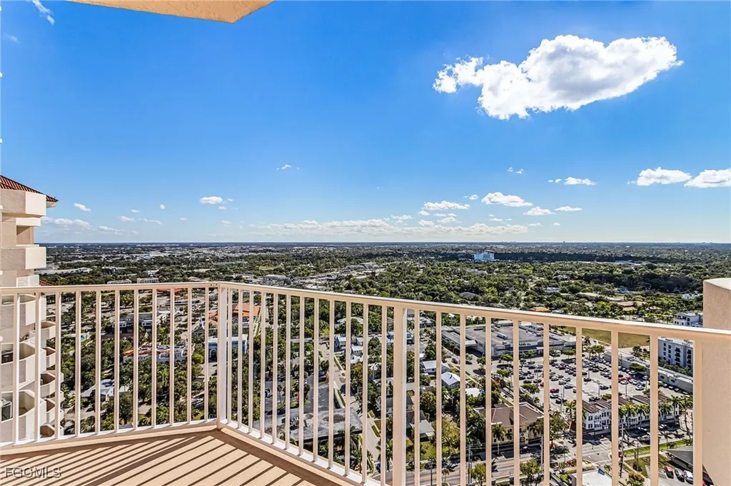 2104 W First Street Fort Myers FL 33901