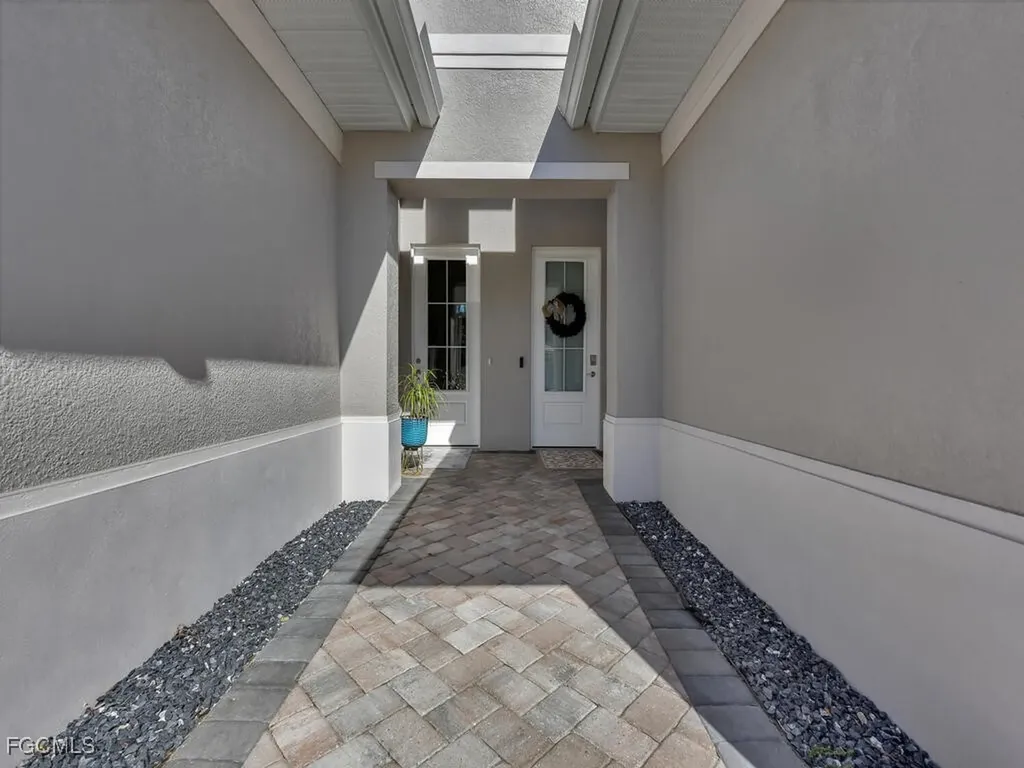 233 Indies Drive E Naples FL 34114