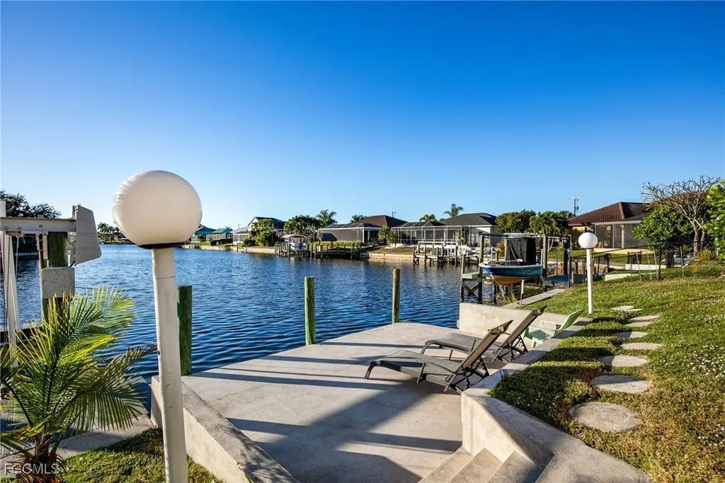 4532 SW 17th Avenue Cape Coral FL 33914
