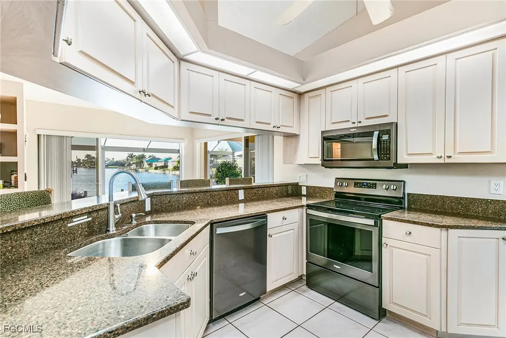 4532 SW 17th Avenue Cape Coral FL 33914