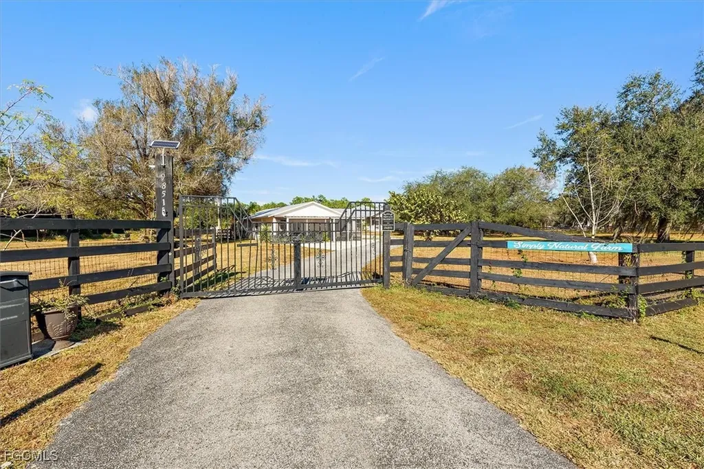 9851 Merle Drive North Fort Myers FL 33917