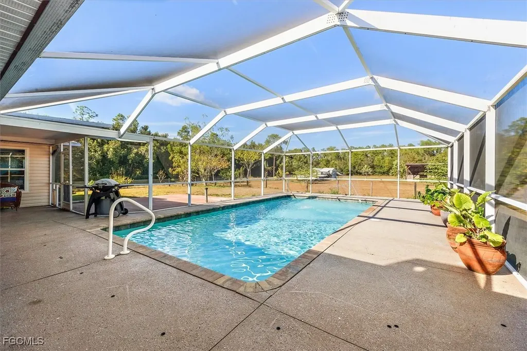 9851 Merle Drive North Fort Myers FL 33917