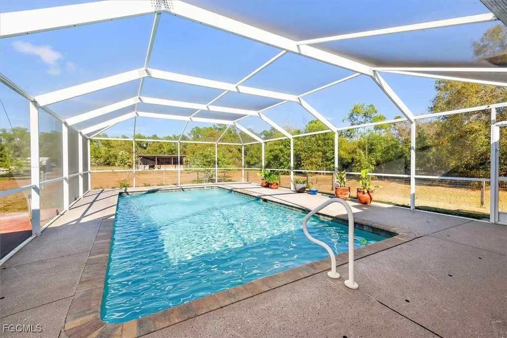 9851 Merle Drive North Fort Myers FL 33917