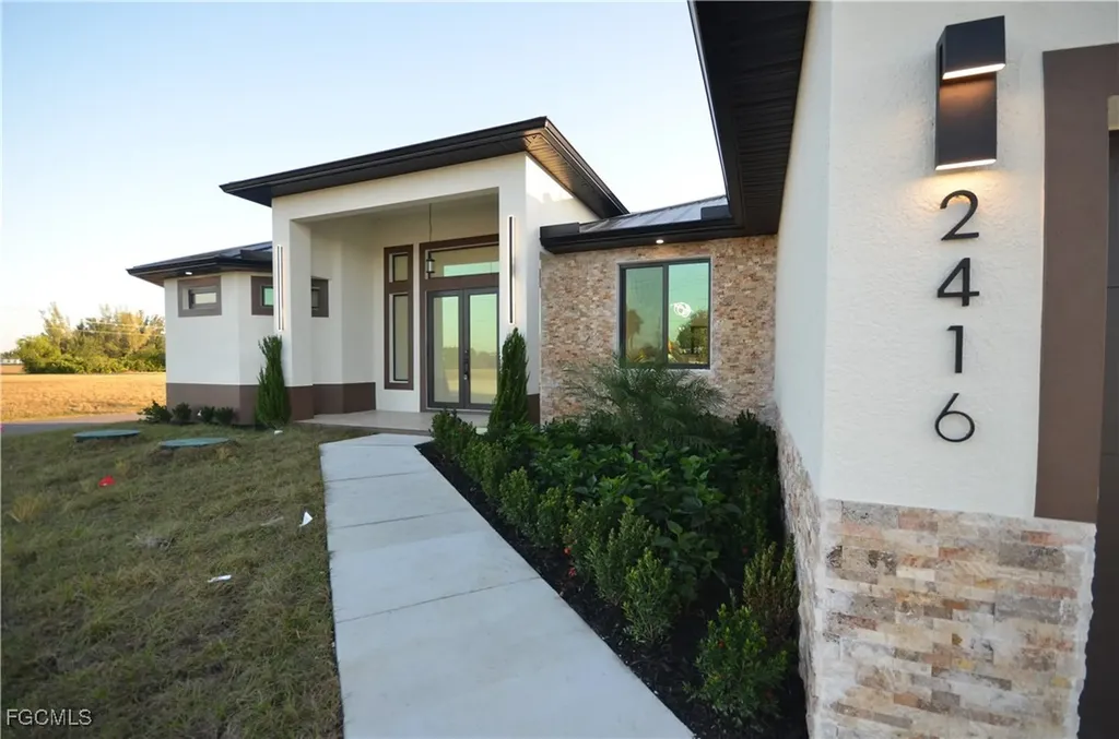 2416 Diplomat Parkway W Cape Coral FL 33993