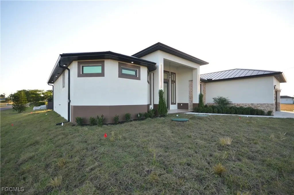 2416 Diplomat Parkway W Cape Coral FL 33993