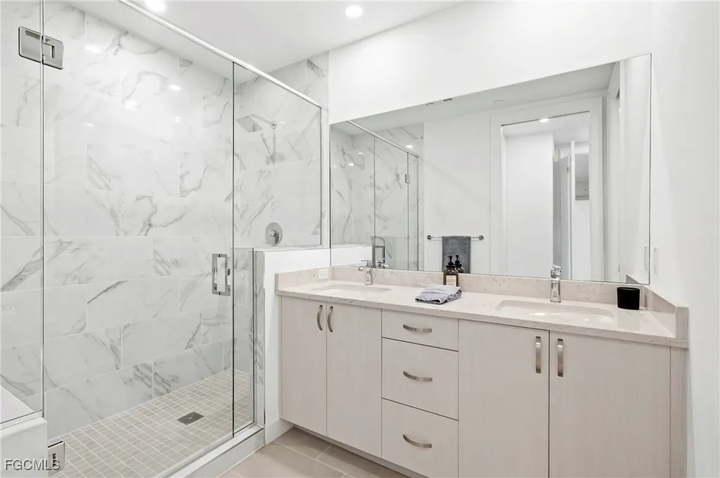 1125 Central Avenue Naples FL 34102