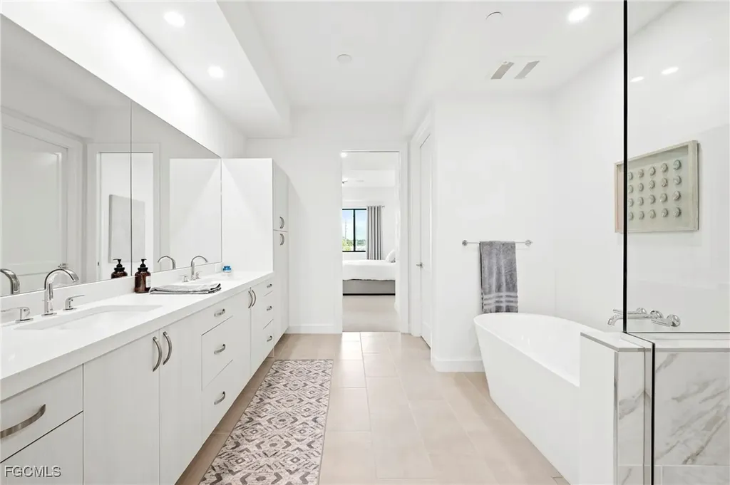 1125 Central Avenue Naples FL 34102