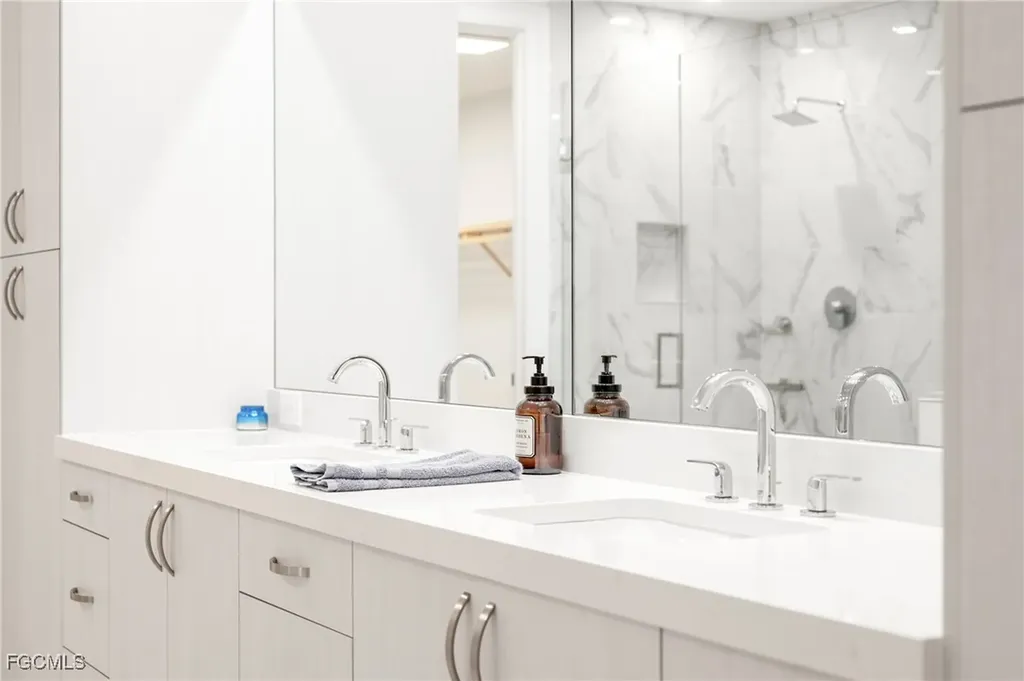 1125 Central Avenue Naples FL 34102