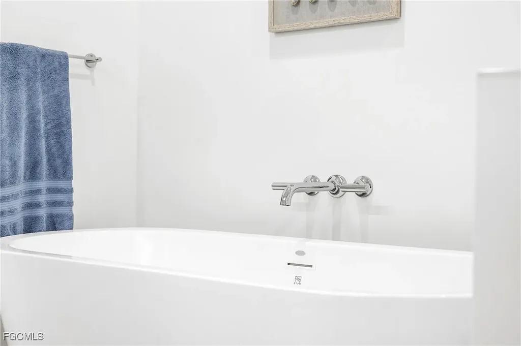 1125 Central Avenue Naples FL 34102