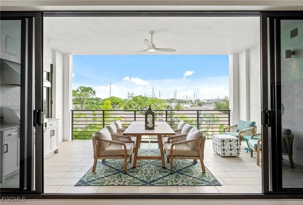 1125 Central Avenue Naples FL 34102