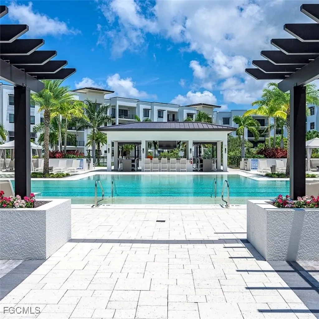 1125 Central Avenue Naples FL 34102