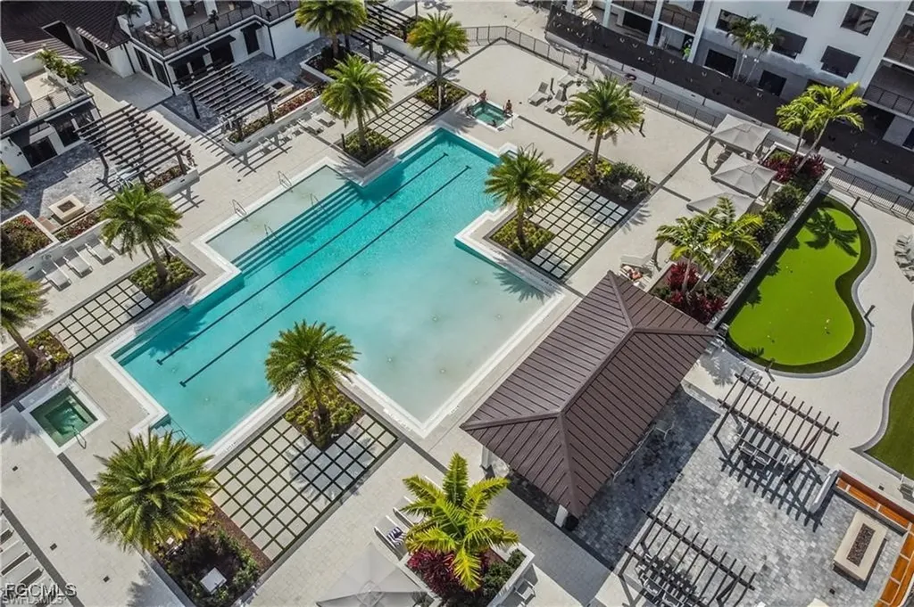 1125 Central Avenue Naples FL 34102