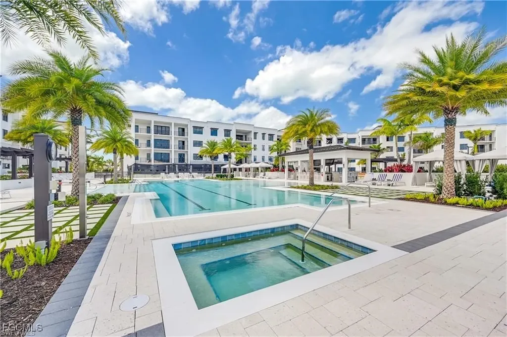 1125 Central Avenue Naples FL 34102