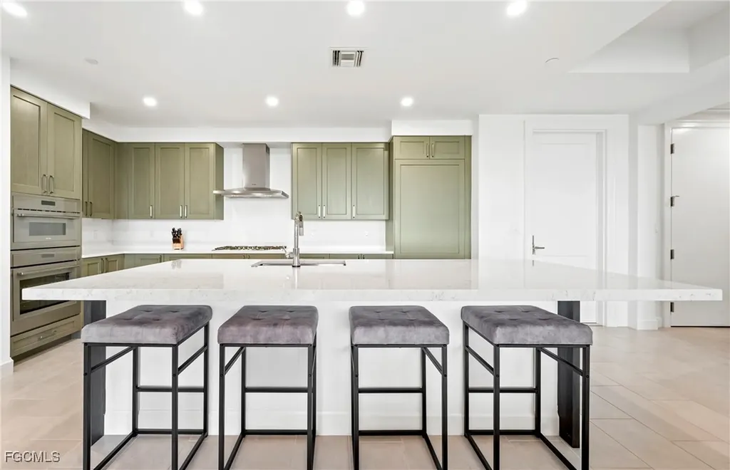 1125 Central Avenue Naples FL 34102