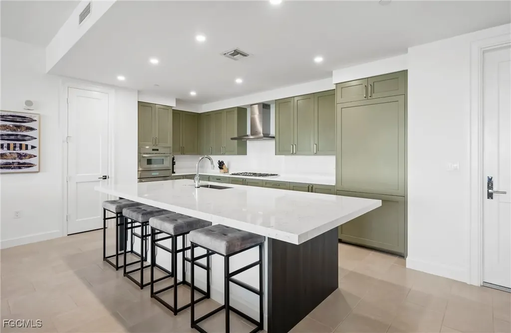 1125 Central Avenue Naples FL 34102
