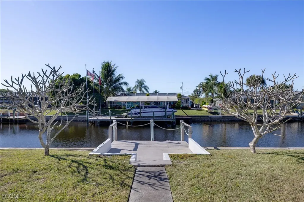 5256 Willow Court Cape Coral FL 33904