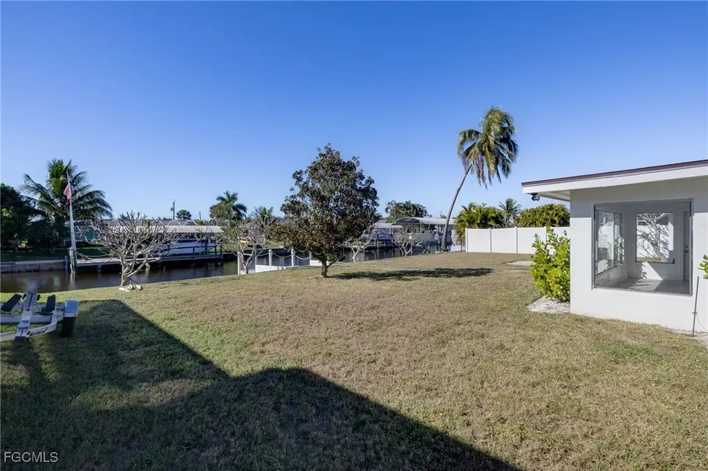 5256 Willow Court Cape Coral FL 33904