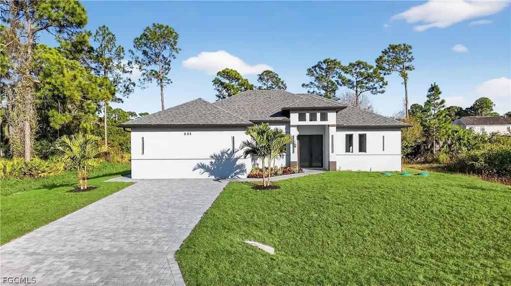 225 Lomax Avenue S Lehigh Acres FL 33974