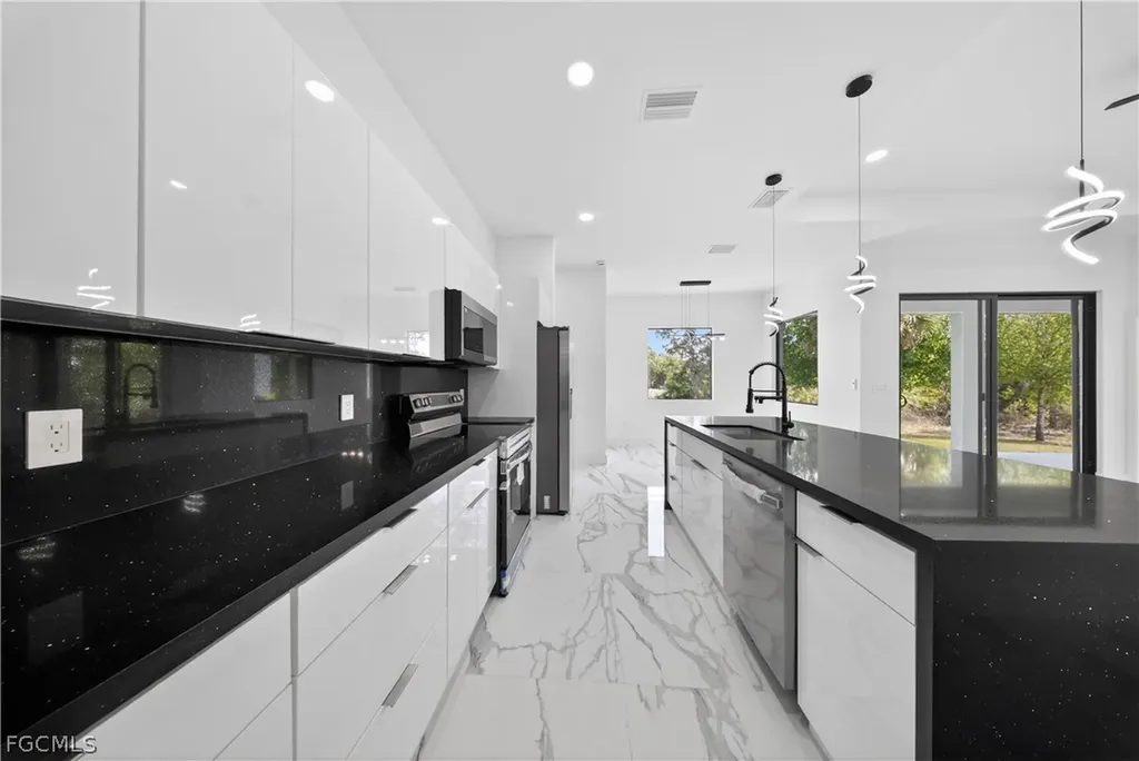 225 Lomax Avenue S Lehigh Acres FL 33974