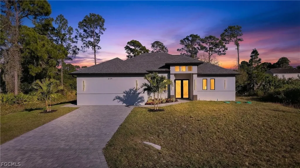 225 Lomax Avenue S Lehigh Acres FL 33974