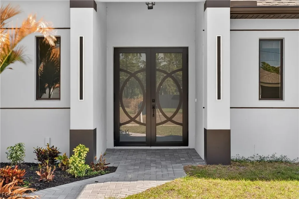 225 Lomax Avenue S Lehigh Acres FL 33974