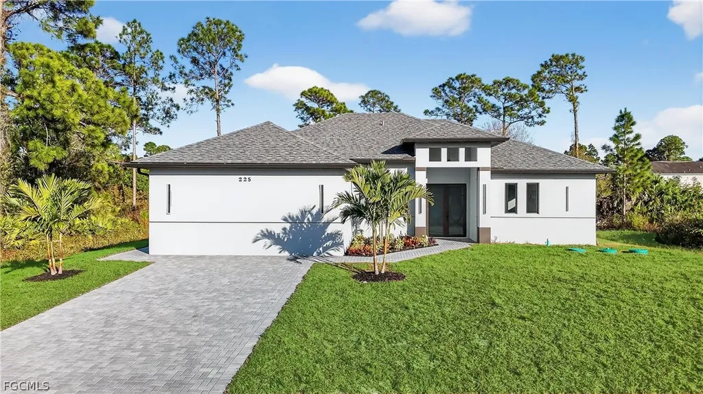 225 Lomax Avenue S Lehigh Acres FL 33974