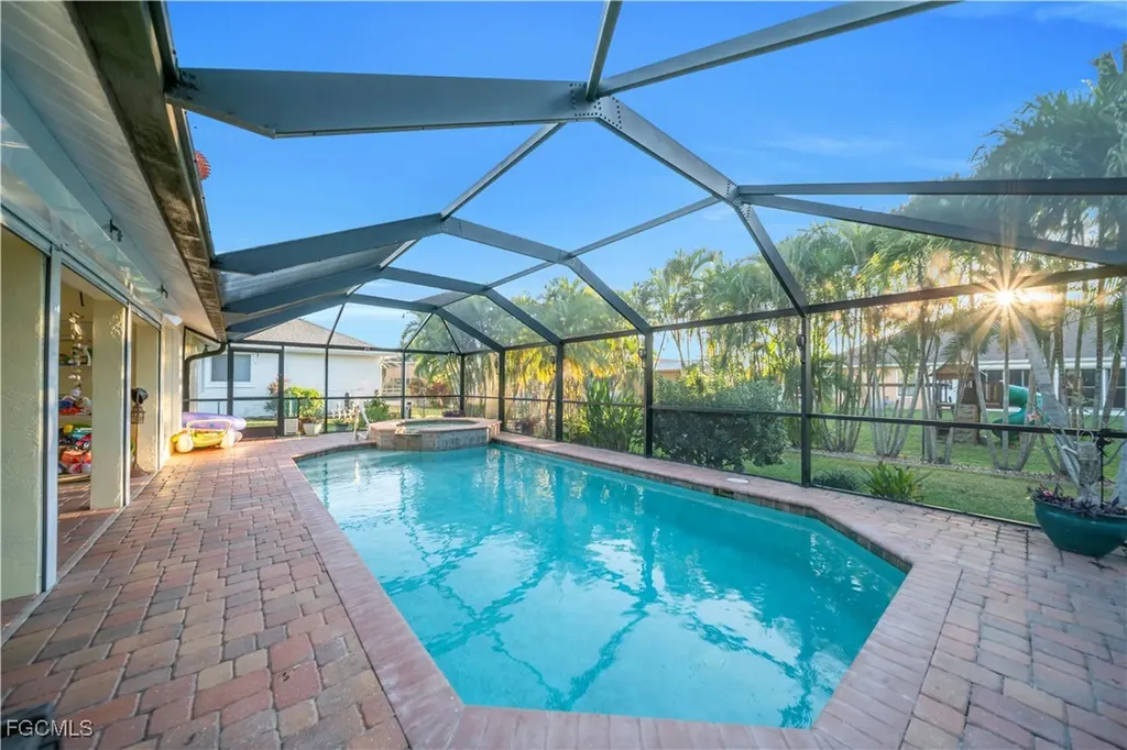 2566 SW 27th Avenue Cape Coral FL 33914