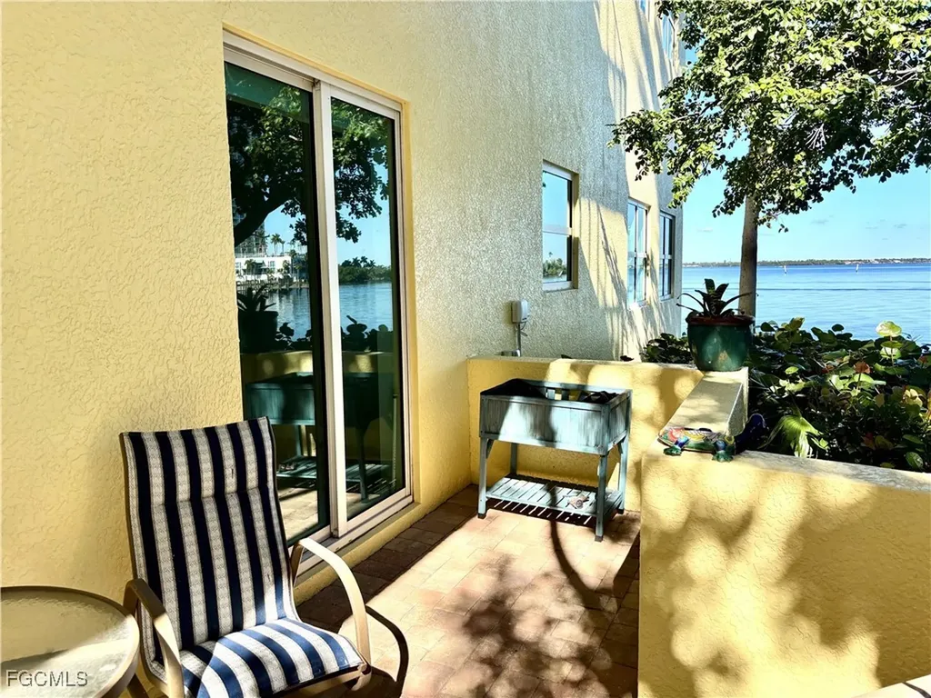 2797 1st Street Fort Myers FL 33916