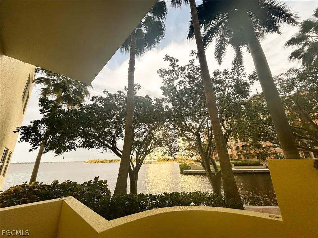 2797 1st Street Fort Myers FL 33916