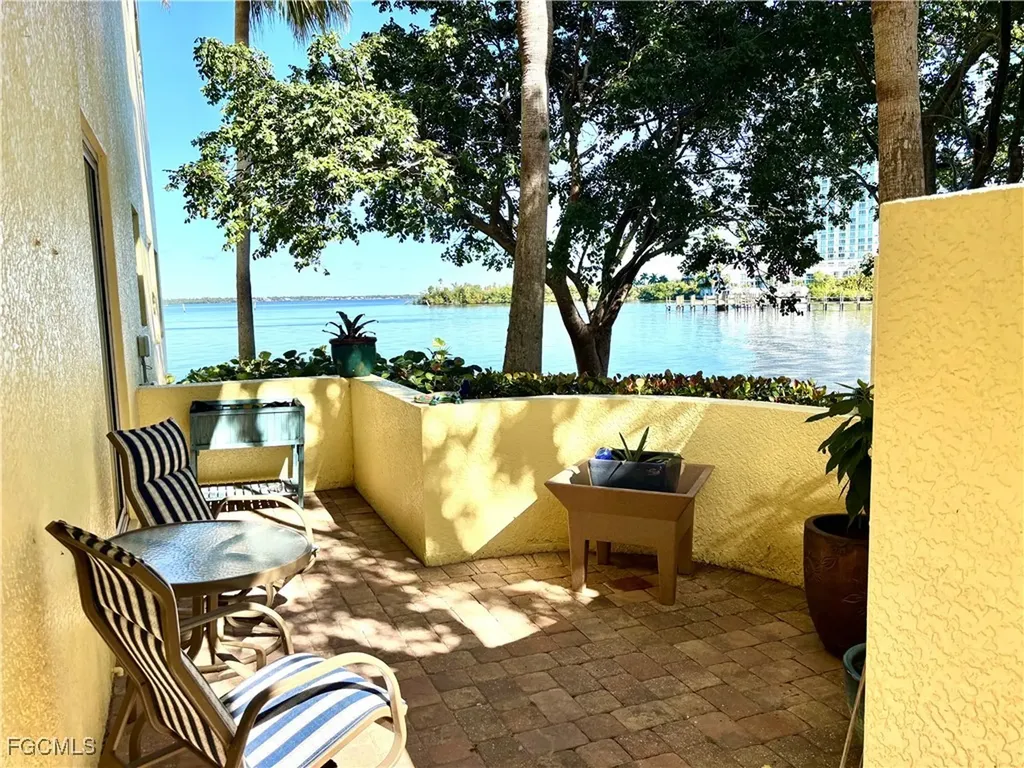 2797 1st Street Fort Myers FL 33916