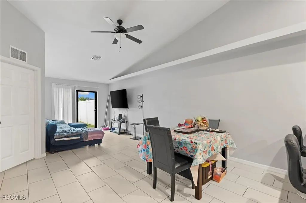 1117/ 1119 Diplomat Parkway E Cape Coral FL 33909